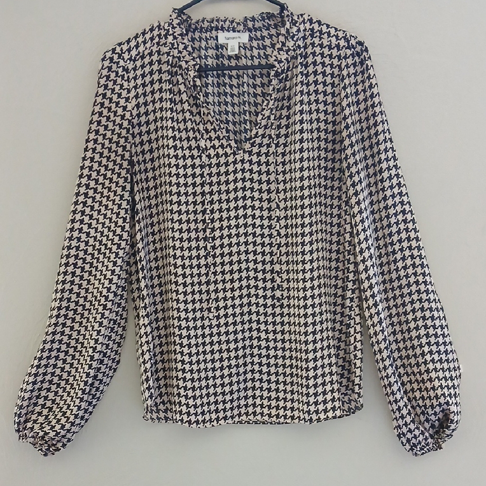 Elegant Houndstooth Blouse in Black and Cream Sz S/P‎